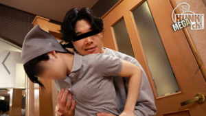 ガッチリアメフト部・秋生くんがラブホ清掃員役と密室で再燃｜生チ◯コ激ピストンと濃厚射◯の強引風ロールプレイ 